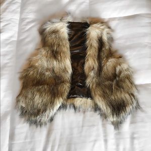 Cutest fur vest!! Cropped slightly 🌸🌸