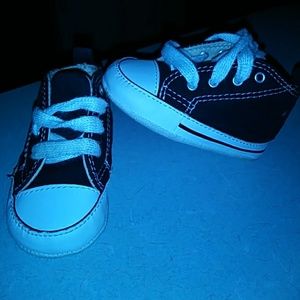 Baby converse EUC Size 2