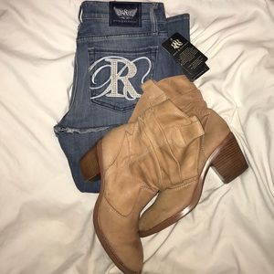 Caramel boots