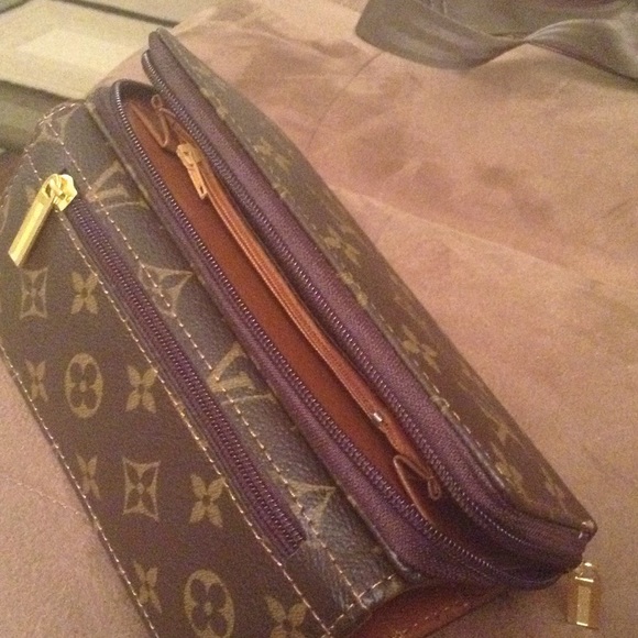 Wallet - Picture 1 of 2