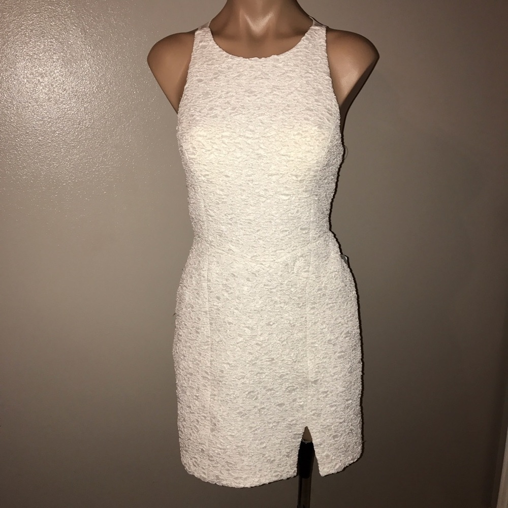 ❤️ White halter mini slit bridal dress