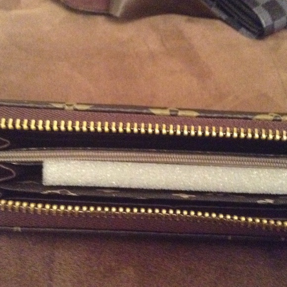 Wallet - Picture 2 of 2