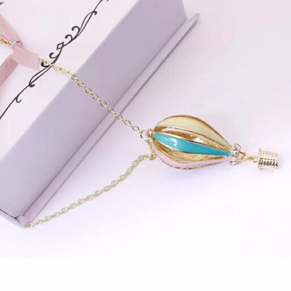 $5 with bundle - Hot Air Balloon Necklace