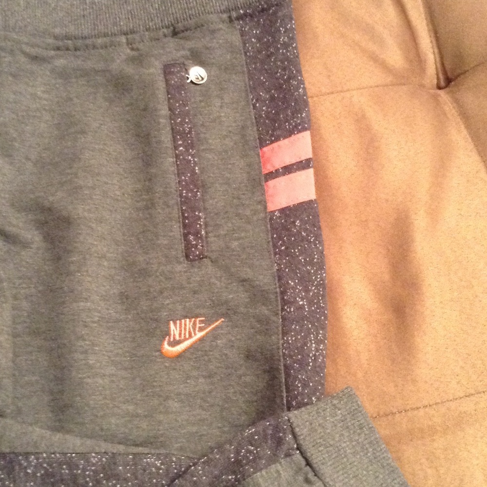 Pants - Picture 3 of 4