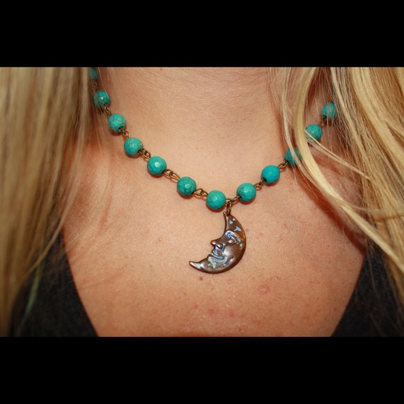 Turquoise choker with moon charm - Picture 2 of 2