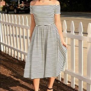 Bardot dress - size Large - NWT