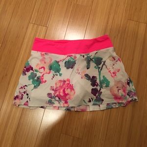 ⛔️SOLD⛔️ Lululemon Blurred Blossom Skirt sz 6