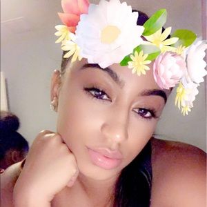 Meet your Posher, Carla