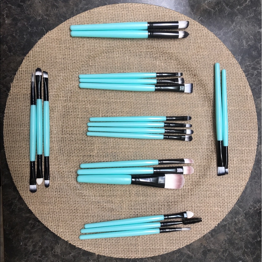 Makeup brushes