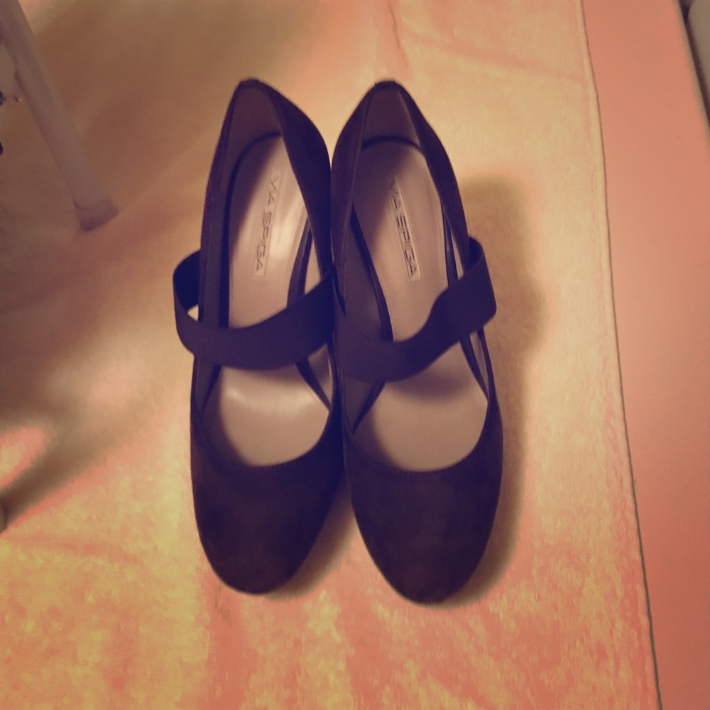S7; 4" chocolate suede heels, with elastic strap