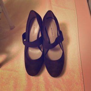 S7; 4" chocolate suede heels, with elastic strap