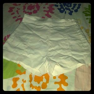 H&M sexy off white shorts