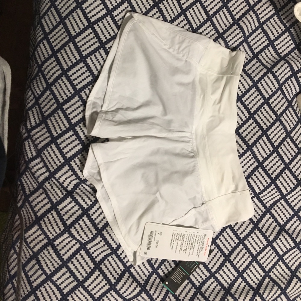 NWT WHITE LULULEMON RUN TIMES SHORT