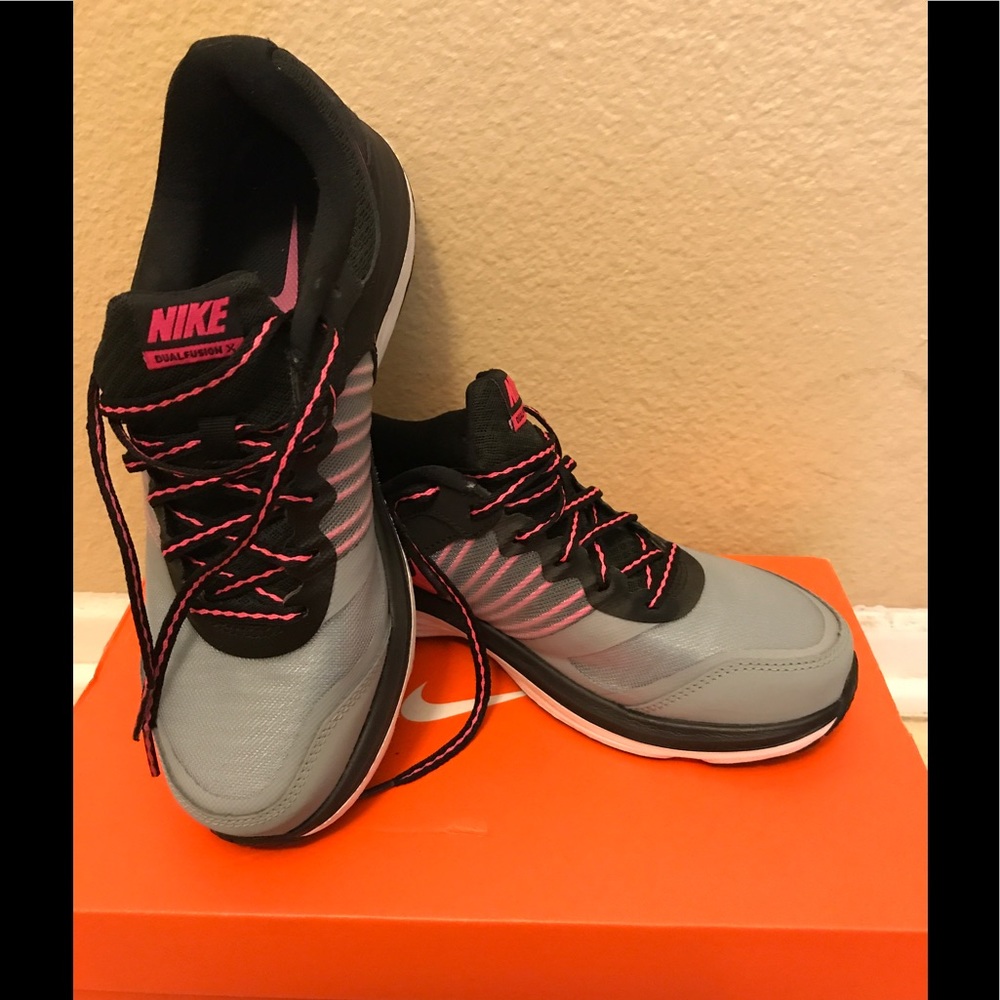 Nike Dual Fusion X