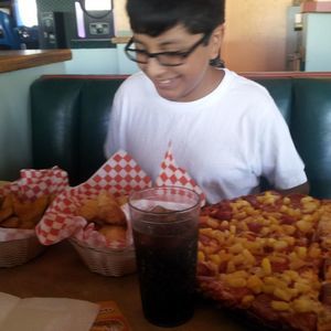 Meet your Posher, Luis angel