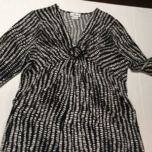 Chaus XL Black & White Blouse 3/4 length sleeves