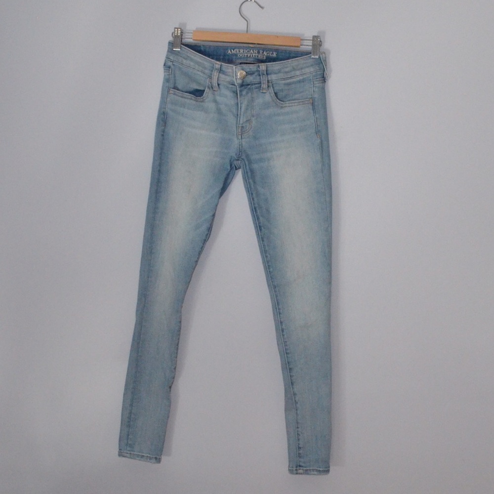 American Eagle Light Wash Low Rise Jeans