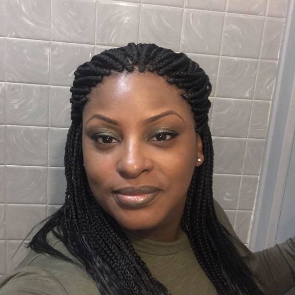 Meet your Posher, Cassandra - Picture 1 of 1