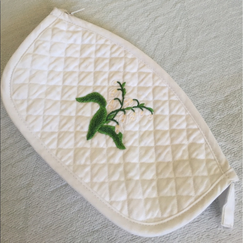 Hand embroidered quilted cosmetic case NWOT