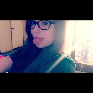 Meet your Posher, Destini