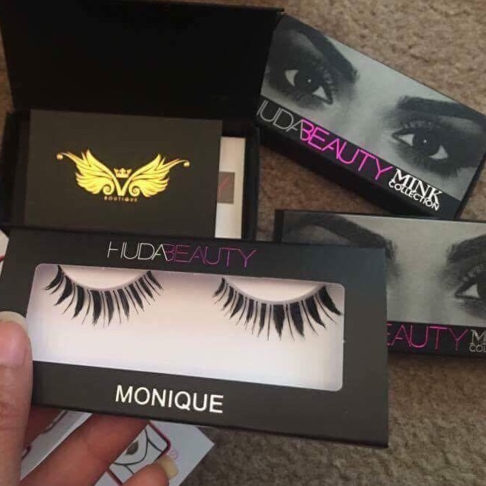 Huda eyelashes