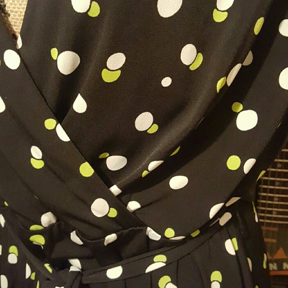 Dress - Picture 2 of 3