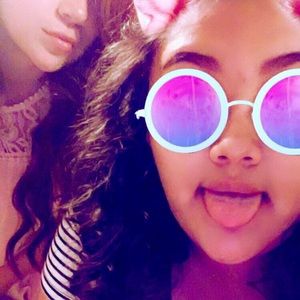 Meet your Posher, Noemi