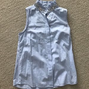 Sleeveless Oxford with jeweled collar
