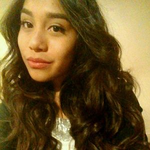 Meet your Posher, Crystal