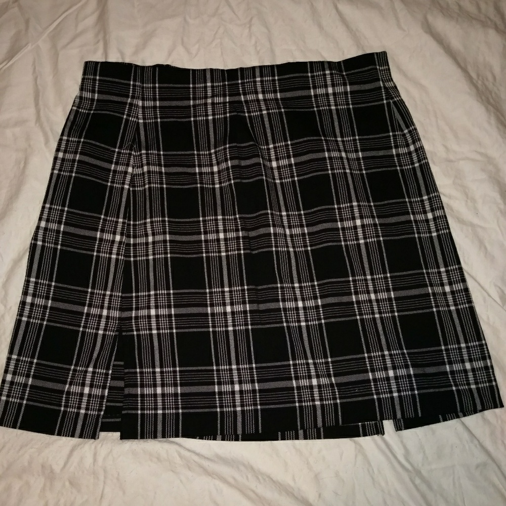 Woman's Checkered Skirt