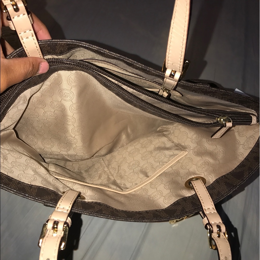 Michael kors tote - Picture 2 of 3