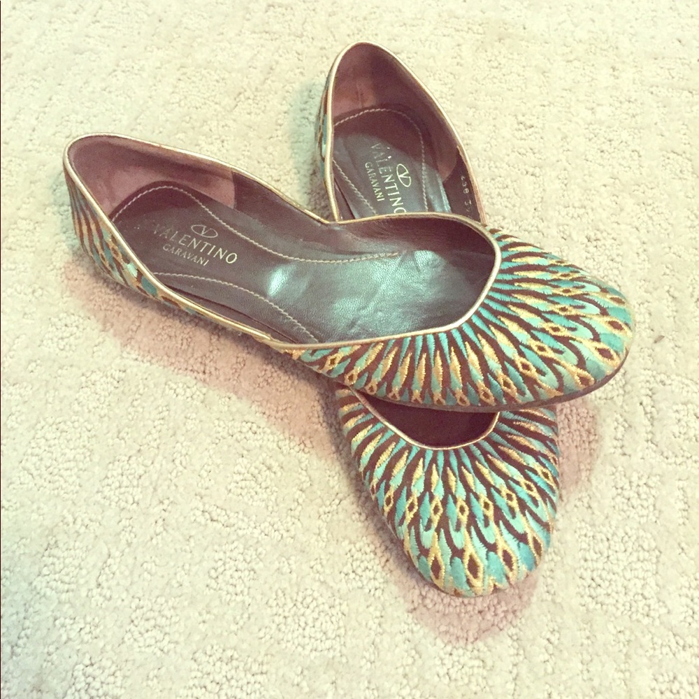 Beautiful Valentino Flats