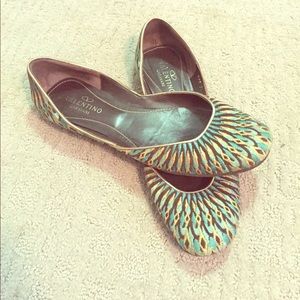 Beautiful Valentino Flats