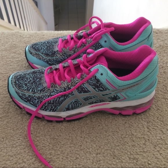 Asics like brand new. Sz 7.5 Worn once. - Picture 1 of 4