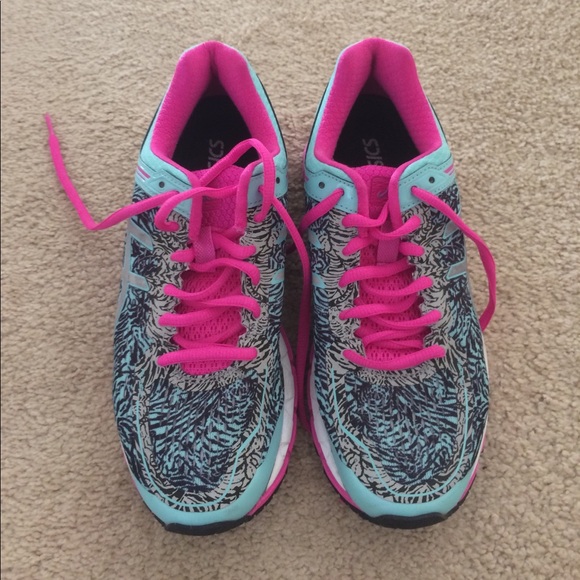 Asics like brand new. Sz 7.5 Worn once. - Picture 2 of 4