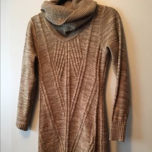 Jessica Simpson tight fitting dress