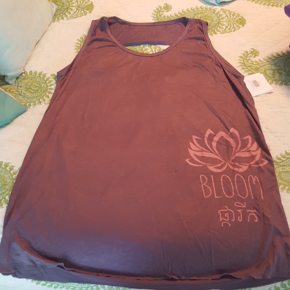 Flowy yoga tank