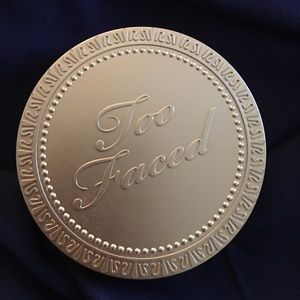 Too faced bronzer