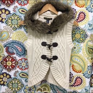 ‼️MOVING SALE ‼️Sweater Vest