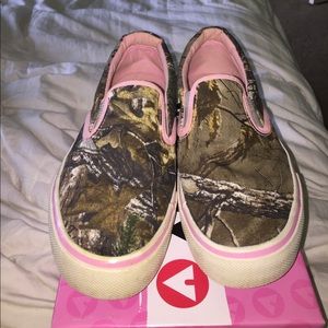 Camo Airwalk sneakers