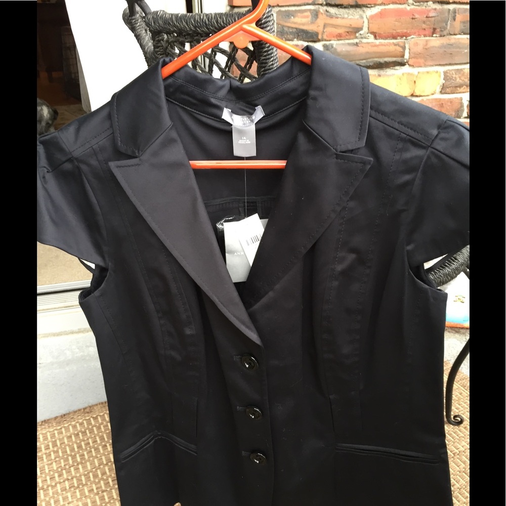 NWT Ann Taylor short sleeve belted suit jacket