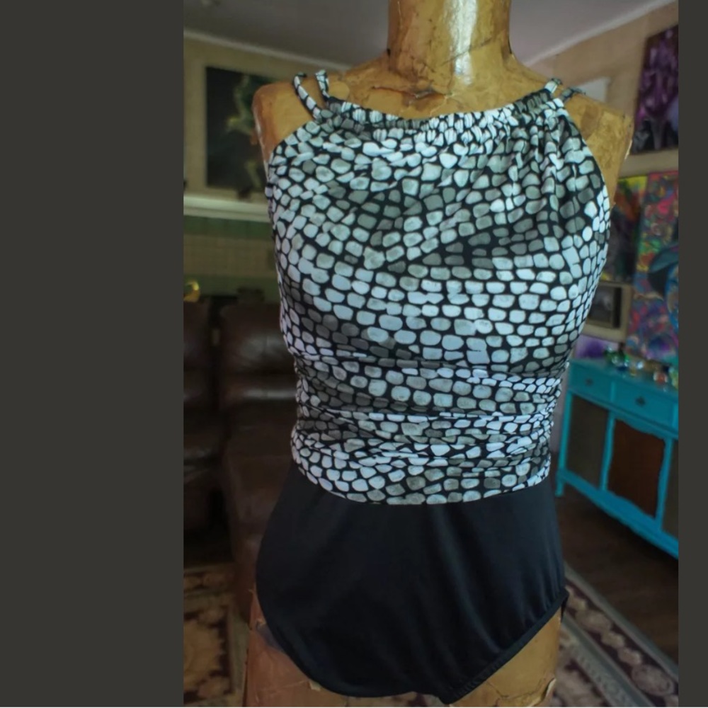 MiracleSuit size 14