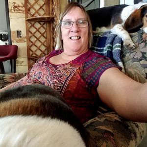 Meet your Posher, Leslie