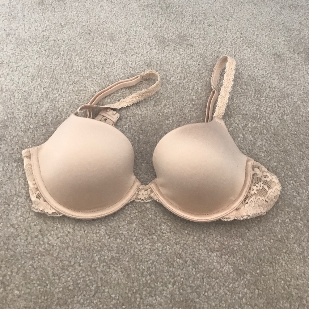 PINK Victoria's Secret Lightly Lined Bra