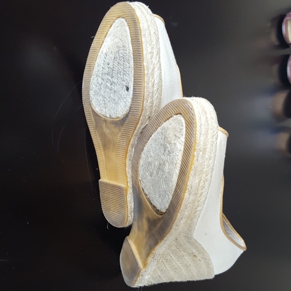 Canvas Woven Steve Madden Wedges - 6M - Picture 3 of 7