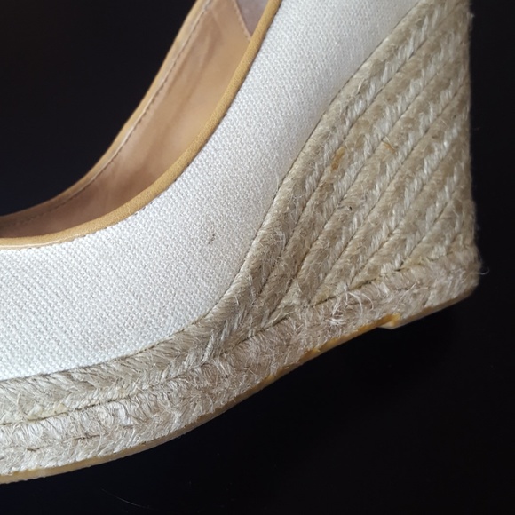 Canvas Woven Steve Madden Wedges - 6M - Picture 7 of 7
