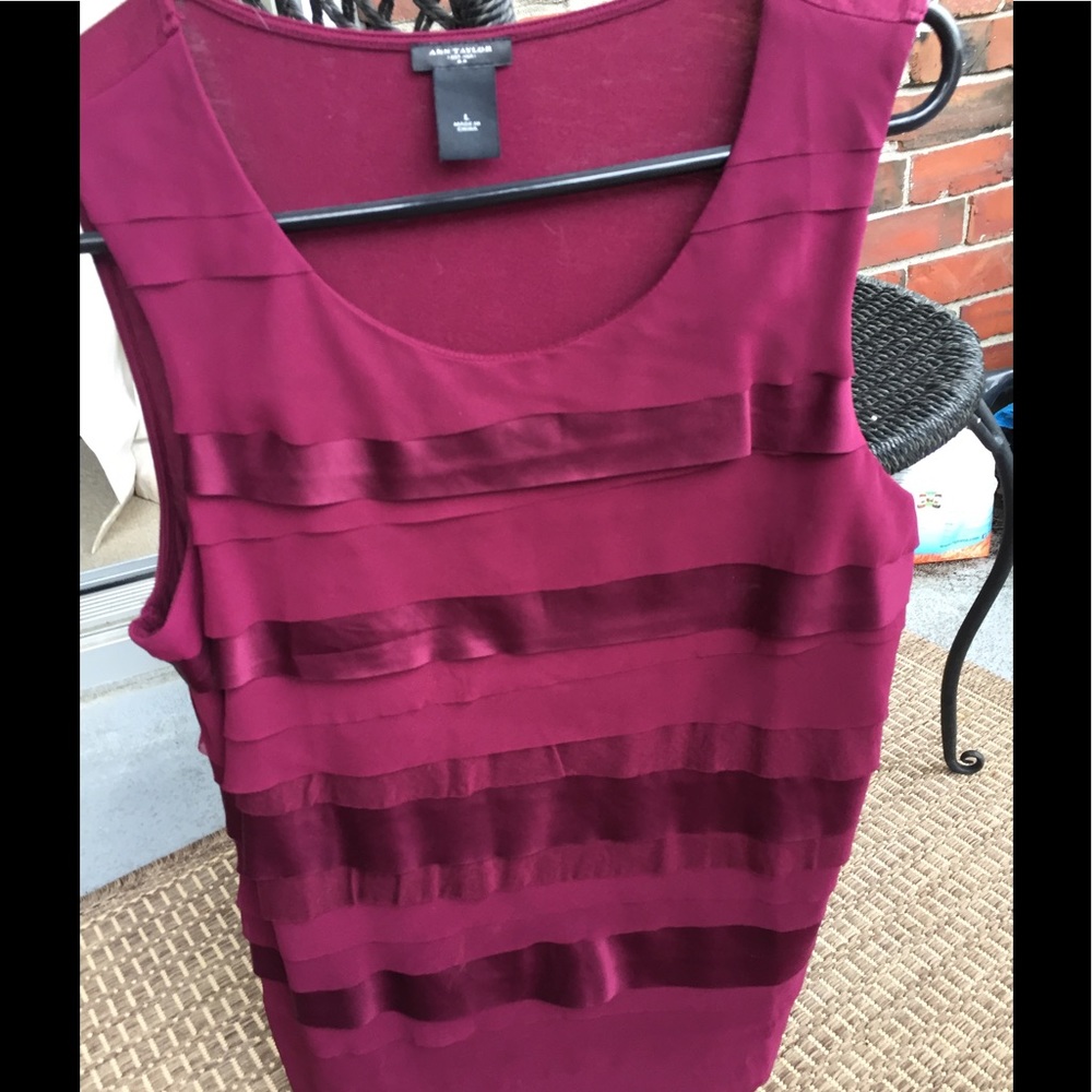 Ann Taylor ruffled tank top - size L