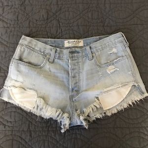 NWOT Abercrombie Festival shorts in size 6