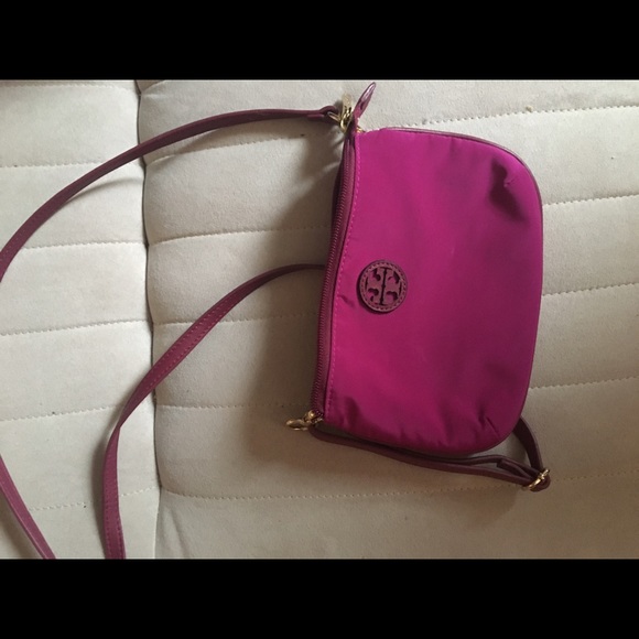 Tory Burch Handbags - Tory Burch pink crossbody! Gently used