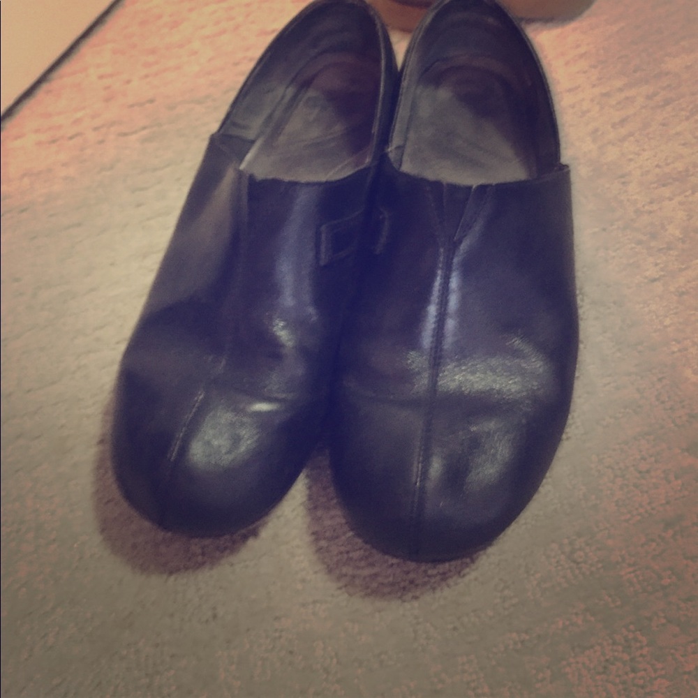 Black leather Dansko Clogs